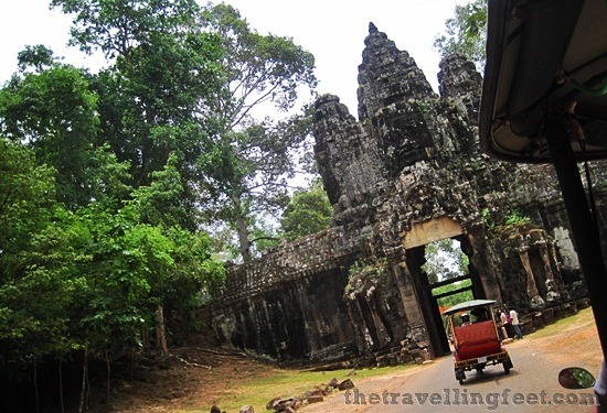 south gate bayon temple south gate bayon temple