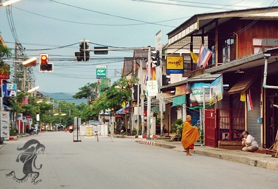 alms giving to monks in Pai Mae Hong Son Thailand alms giving to monks in Pai Mae Hong Son Thailand